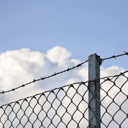 fence, clouds, sky, wire, pole Daniel Sanchez Blasco - Dreamstime