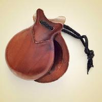 Pixwords The image with pouch, leather, string, brown, object Juan Moyano (Nito100)