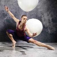 Pixwords The image with man, person, baloon, baloons, dance, dancer Robertprzybysz